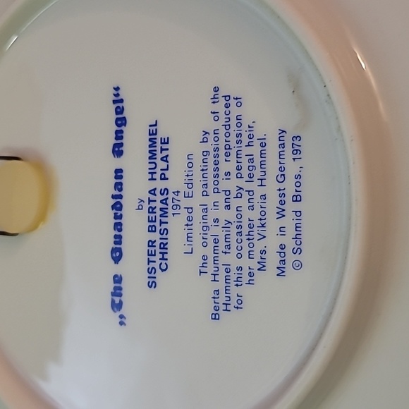 The Guardian Angel Christmas Plate 1974 - Picture 3 of 5